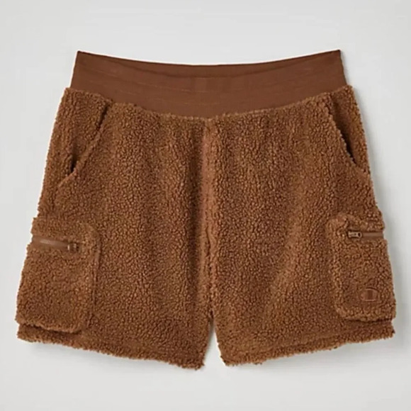 CHAMPION x URBAN OUTFITTERS | Teddy Sherpa Cargo Shorts Brown Zipper | Large - Picture 1 of 9